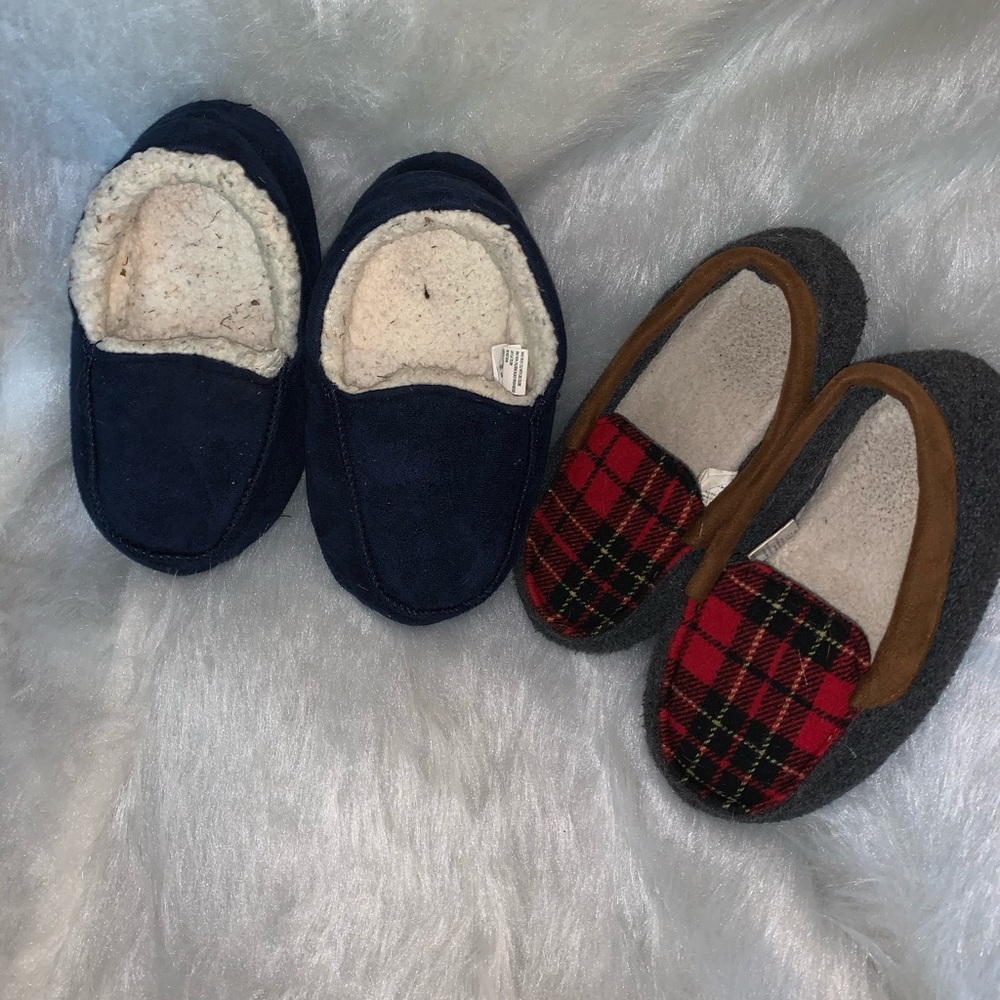 Kids Slippers 2 pair!